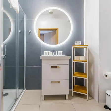 Aquamarina Prima Deluxe With Sea View By Renters Apartment *