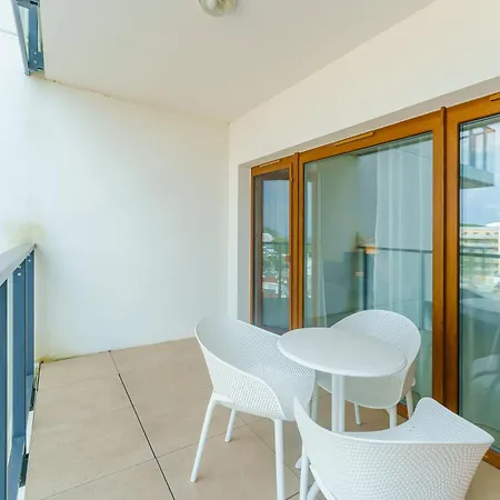 Apartment Aquamarina Prima Deluxe With Sea View By Renters *