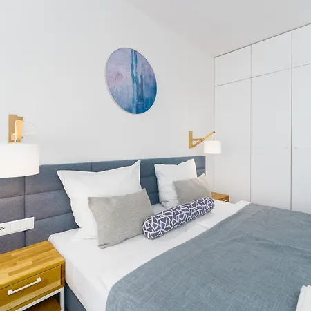 Aquamarina Prima Deluxe With Sea View By Renters Apartment *