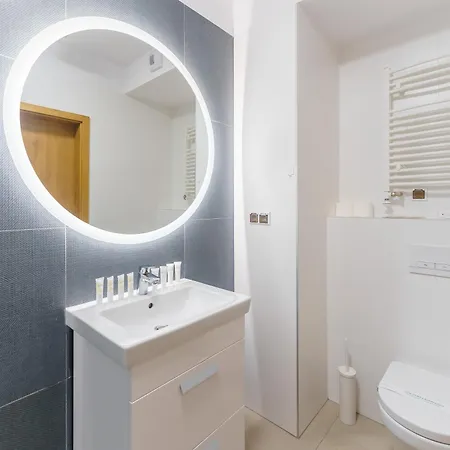 Aquamarina Prima Deluxe With Sea View By Renters Apartment *