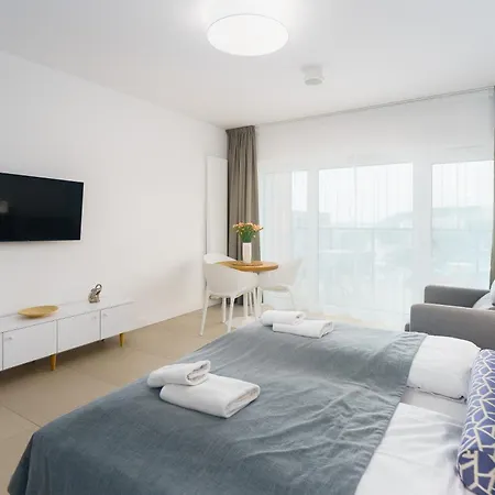 Apartment Aquamarina Prima Deluxe With Sea View By Renters
