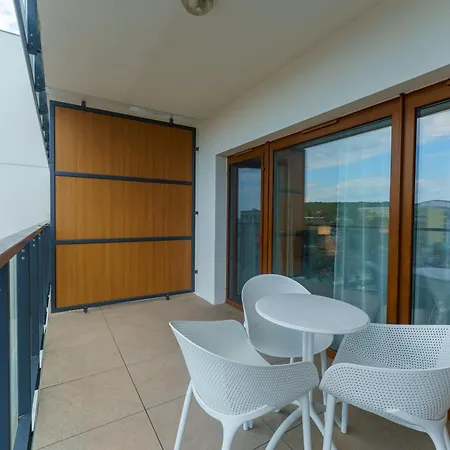 Aquamarina Prima Deluxe With Sea View By Renters Apartment
